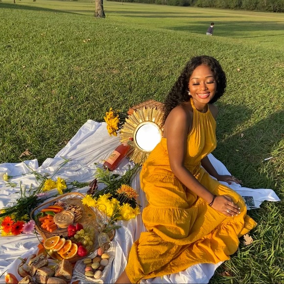 Summer yellow tiered halter dress - Picture 5 of 5